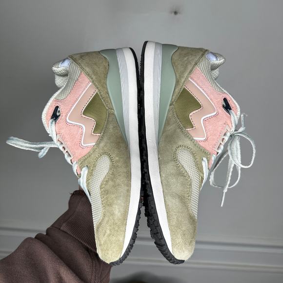 Karhu Synchron Classic Sneaker Boa/Rose Dust Unisex Mens 7.5 Womens 9 - Picture 7 of 10